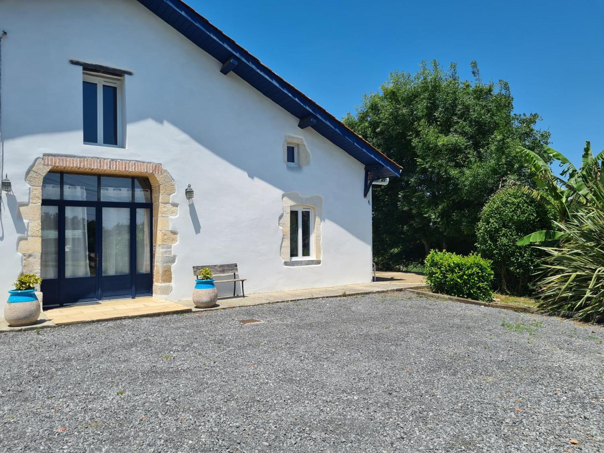 Family Home With Pool Saint-Lon-Les-Mines Exteriér fotografie